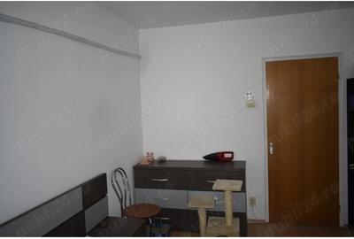 Apartament cu 2 camere decomandat în Titan