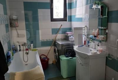 Apartament 3 camere - 2 parcari, 2 balcoane si boxa - 9