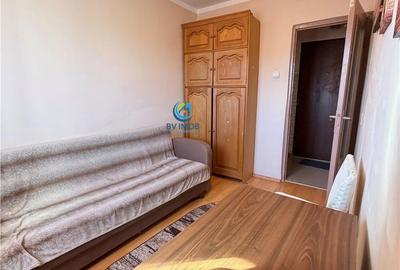Apartament cu 3 camere în Florilor