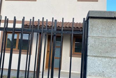 Casă cu 4 camere cu Teren 275 Mp în Moșnița Nouă - 2