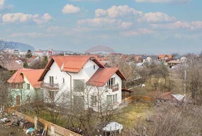 Casă cu 5 camere cu Teren 530 Mp în Central - 52