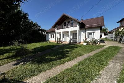 Casa 4 dormitoare + 2076 mp teren