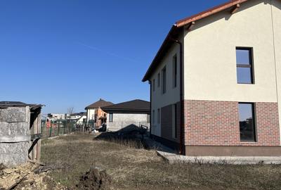 Casă cu 5 camere cu Teren 605 Mp în Victoriei - 1