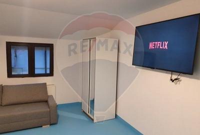 Hotel/Pensiune, de 906 mp, în P-ța Unirii - 28