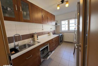 Apartament cu 3 camere semidecomandat în Foișorul de Foc