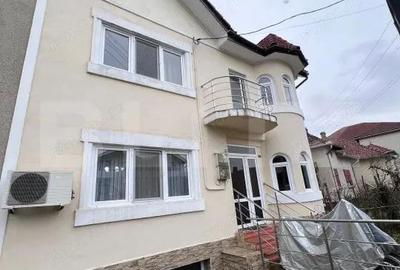 Casă cu 9 camere cu Teren 640 Mp în Central - 19