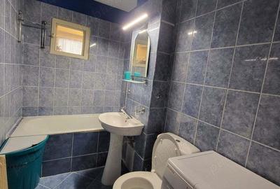 Apartament cu 3 camere semidecomandat în Hărmanului