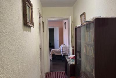 Apartament cu 3 camere semidecomandat în Berceni - 9