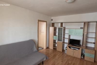 Apartament cu 2 camere semidecomandat, mobilat în Micro 11 - 2