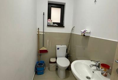 Spațiu comercial, de 51 mp, în Central - 4