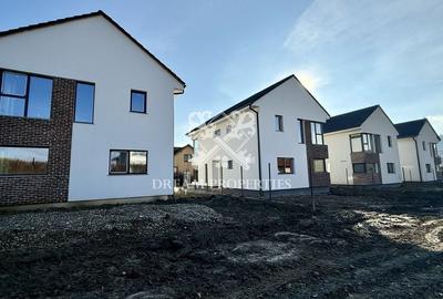 COMISION 0%! Casă individuală, 5 camere, 3 bai, teren 474 mp, Chinteni - 14