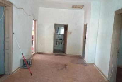 Casă individuală cu 4 camere în Tuzla