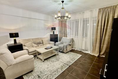 Apartament cu 3 camere semidecomandat, mobilat în Central