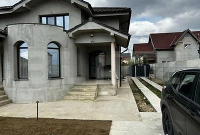 Casă cu 5 camere cu Teren 570 Mp în Nufărul - 9