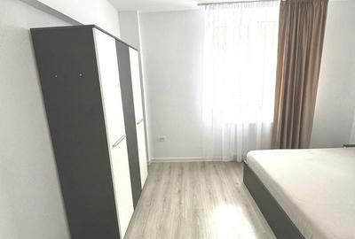 Apartament cu 3 camere semidecomandat în Central - 1