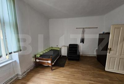 Casă cu 4 camere cu Teren 114 Mp în Central