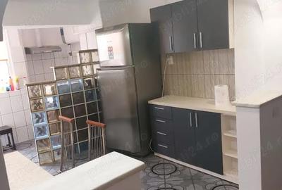 Apartament cu 3 camere decomandat în Central - 3