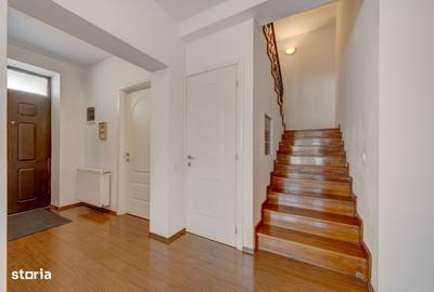 Casă cu 7 camere cu Teren 300 Mp în Ghencea - 5
