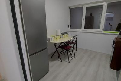Apartament cu 2 camere decomandat în Micro 6 - 1
