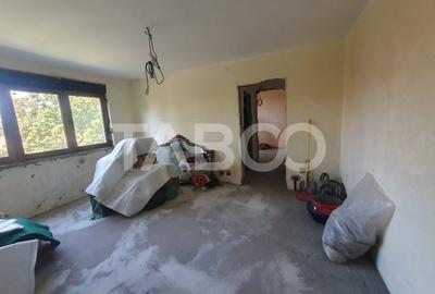 Apartament semidecomandat 2 camere etaj 2 zona 13 Decembrie - 4
