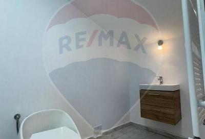 Hotel/Pensiune, de 906 mp, în P-ța Unirii - 13