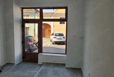 Inchiriez spatiu comercial str 9Mai - 4