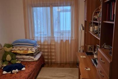 Apartament cu 3 camere decomandat în Nicolina - 2