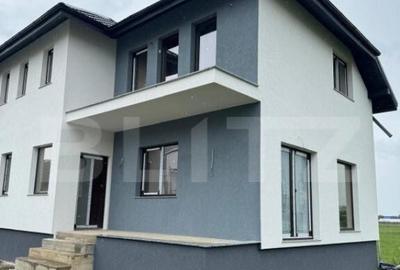 Casă cu 4 camere cu Teren 250 Mp în Central