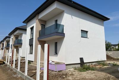 Case individuale cu 4 camere. Teren 400 mp. Comision 0 - 3