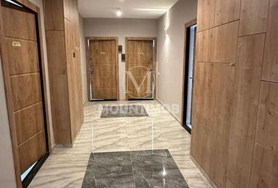 Apartament cu 3 camere decomandat în Tractorul - 1