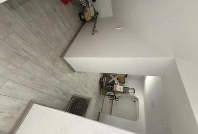 Spațiu comercial, de 40 mp, în Central - 4