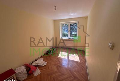 Apartament cu 3 camere decomandat în Dârste - 5