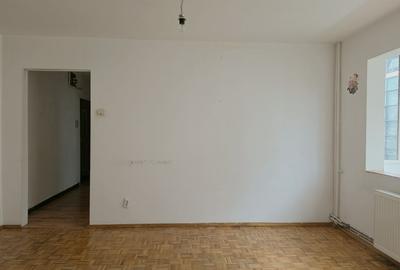 Apartament cu 2 camere nedecomandat în Astra - 2