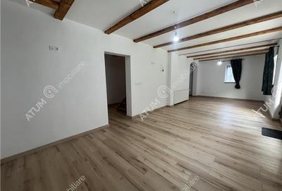 Cabana cu 7 camere 7 bai si teren 1000 mp in Avrig zona Mlaci - 13
