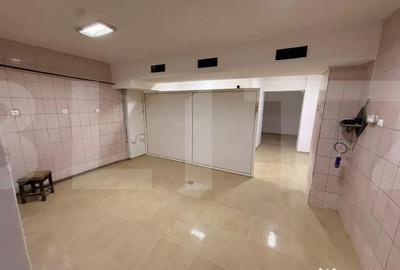 Spațiu comercial, de 170 mp, în Central - 7