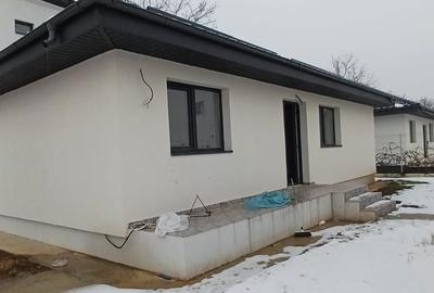 Casă cu 4 camere cu Teren 300 Mp în Central - 12