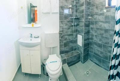 Casă cu 6 camere cu Teren 257 Mp în Vama Veche - 2