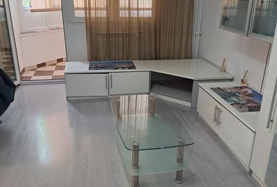 Garsonieră decomandată, mobilată în Vitan Mall - 4
