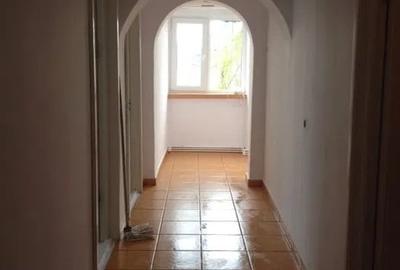 Apartament 3 camere zona Calarasilor, etaj intermediar, balcon 12mp - 2