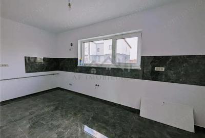 Casă cu 7 camere cu Teren 200 Mp în Valea Lupului - 6