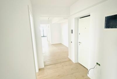 Apartament cu 4 camere decomandat în Dobroești