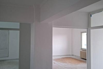 Apartament cu 3 camere decomandat în Unirii - 11
