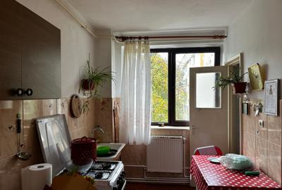 Vanzare 3 camere-Imobiliare MAXICONFORT - 2