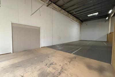 Inchiriere hala langa Metro 218 mp + birouri 48 mp - 2