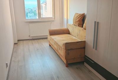 Apartament cu 3 camere decomandat în Orizont
