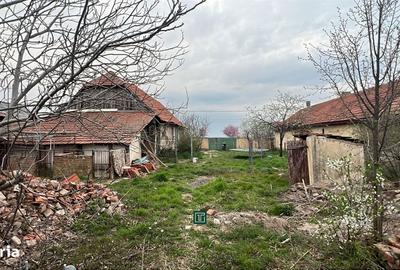 Teren de 1438 mp, în Central - 7