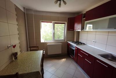 De vinzare artament 3camere - 1