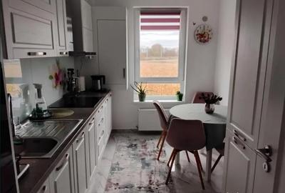 Apartament cu 3 camere decomandat, mobilat în Cristian - 3
