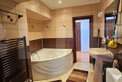 Apartament cu 3 camere semidecomandat în Central - 3