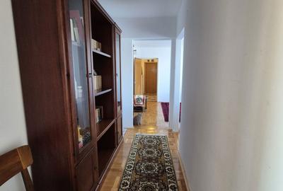 Apartament cu 4 camere decomandat în Palazu Mare - 3